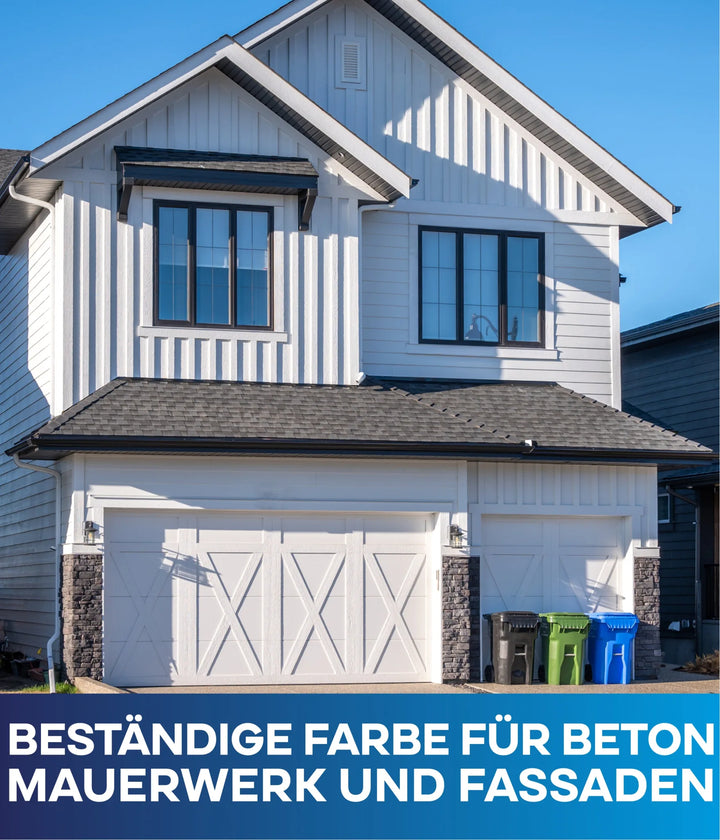 Ein modernes zweistöckiges Haus mit weißer Verkleidung, schwarzen Fensterrahmen und einer Doppelgarage. Vorne stehen Recycling-Tonnen. Unten: plid Silikon Fassadenfarbe Anstreichset - wetterbeständig für Beton, Mauerwerk und Fassaden.
