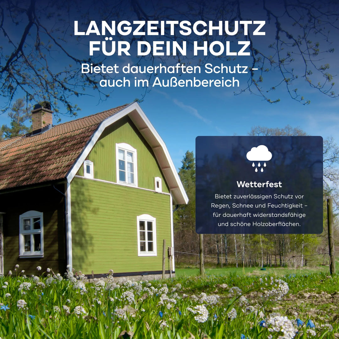 Ein grünes Holzhaus mit weißer Umrandung steht in einem sonnigen Hof. Das plid Holzfarbe - Anstreichset bietet zuverlässigen, langfristigen Holzschutz für den Außenbereich und schützt mit witterungsbeständigem Holzschutz vor Regen, Schnee und Feuchtigkeit.