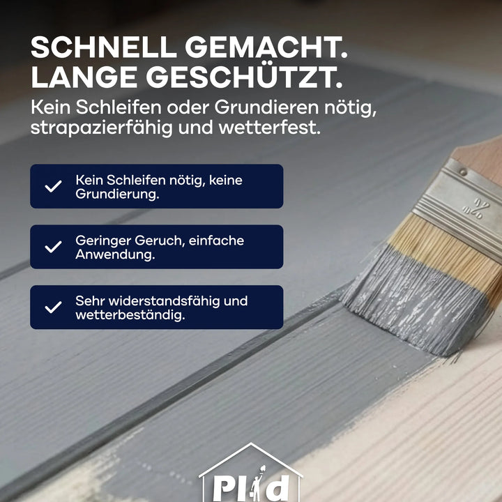 Eine Hand streicht plid® Möbellack Innen &amp; Außen - Buntlack für Möbel &amp; Holz auf eine Holzfläche. Vorteile: kein Schleifen oder Grundieren nötig, geringer Geruch, wetterfest und strapazierfähig.