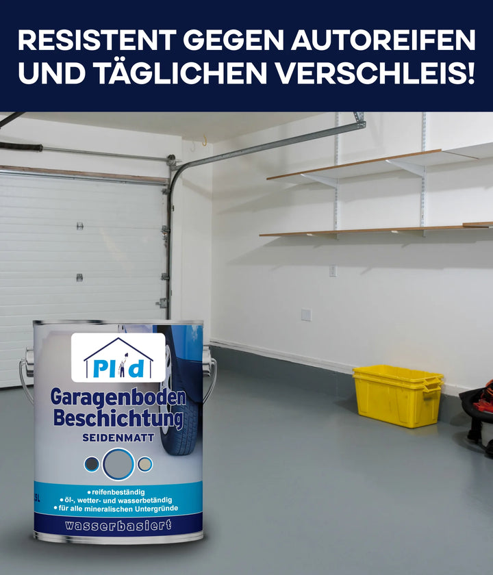 Eine aufgeräumte Garage mit einem grauen Boden aus Garagenbodenbeschichtung Anstreichset Beton &amp; Estrich, Wandregalen und einem gelben Vorratsbehälter. Davor steht eine Farbdose mit der Aufschrift Garagenbodenbeschichtung. Der deutsche Text darüber hebt seine Haltbarkeit hervor.