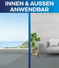 Das geteilte Bild zeigt Grünflächen im Freien, das Meer und ein modernes Wohnzimmer mit grauem Sofa, weißem Kissen und Topfpflanze. Plid Betonfarbe für Böden & Wände von plid - abriebfest & wetterbeständig. INNEN & AUSSEN ANWENDBAR.
