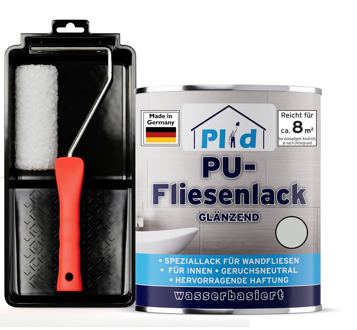 Ein Farbroller mit rotem Griff und Tablett steht neben einer Dose plid PU-Fliesenlack Lackierset, einer glänzenden Wandfliesenfarbe auf Wasserbasis für die Renovierung von Bad und Küche. Das in Deutschland hergestellte Produkt deckt 8 m² ab und hat eine blaue und silberne Beschriftung.