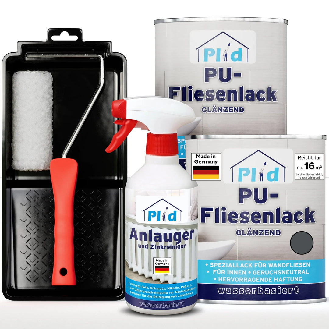 Das plid PU-Fliesenlack Set mit Anlauger und Lackierset enthält zwei Dosen Fliesenfarbe, Sprühreiniger und einen Roller mit Schale - perfekt für die schnelle und einfache Fliesensanierung in Bad &amp; Küche. Die blauen und weißen Produkte sind übersichtlich aufrecht angeordnet.