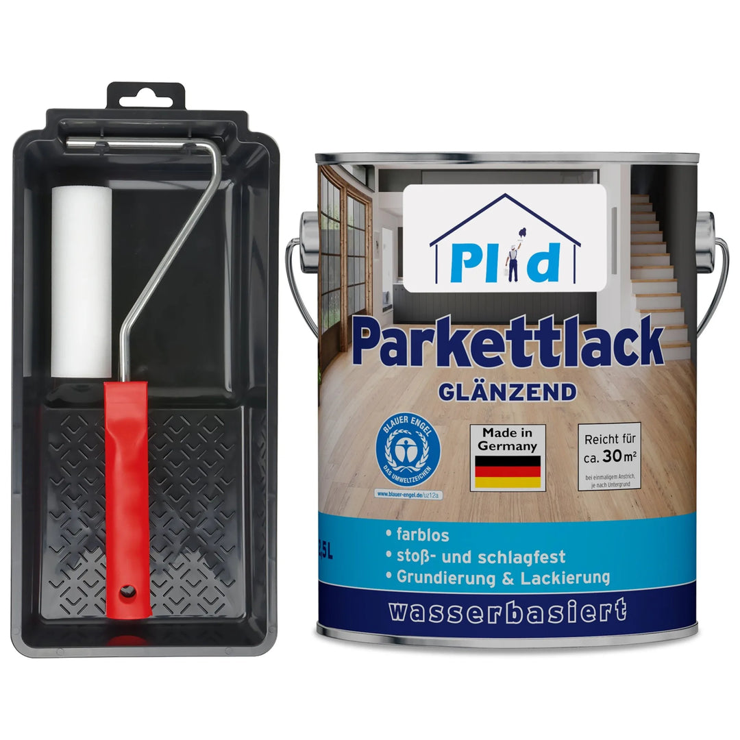 Ein Farbroller mit rotem Griff ruht in einem schwarzen Tablett neben einer Dose plid Parkettlack Anstreichset glänzend/Satin für Holzböden und zeigt Produktdetails und eine Abbildung einer kratzfesten Holztreppe.