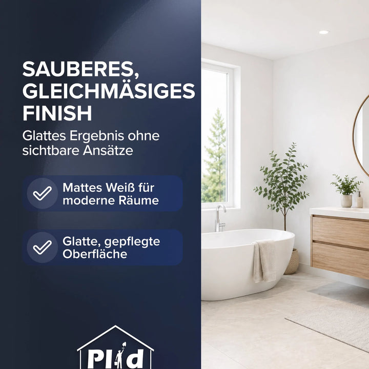 Modernes, minimalistisches Bad mit großem Fenster und Holzwaschtisch. Die schimmelresistente &amp; abwaschbare Bad- &amp; Küchenfarbe von plid in mattweiß sorgt für ein glattes Finish - ideal für moderne Feuchträume.
